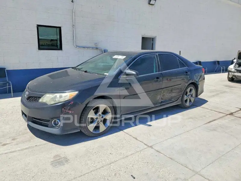 2013 Toyota CAMRY фото