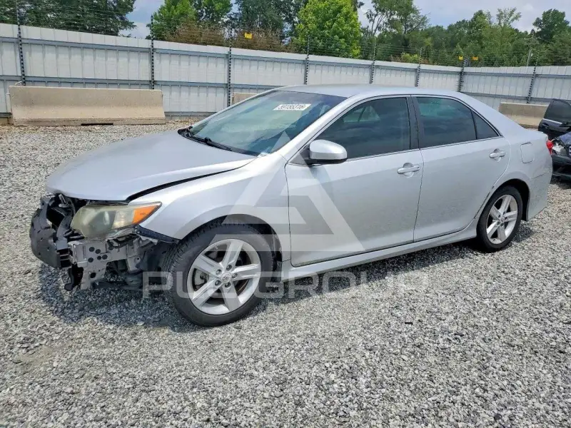 2013 Toyota CAMRY фото