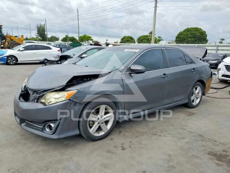 2013 Toyota CAMRY фото