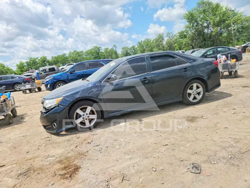 2013 Toyota CAMRY фото