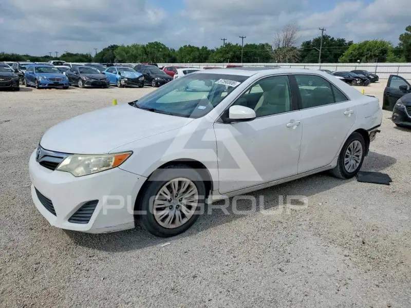 2013 Toyota CAMRY photo