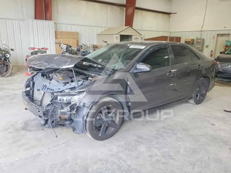 2013 Toyota CAMRY photo