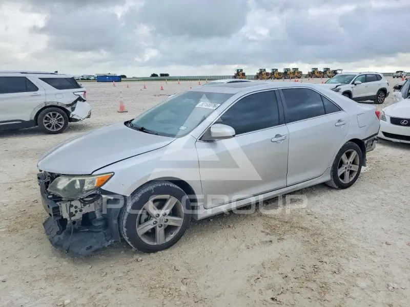 2013 Toyota CAMRY photo