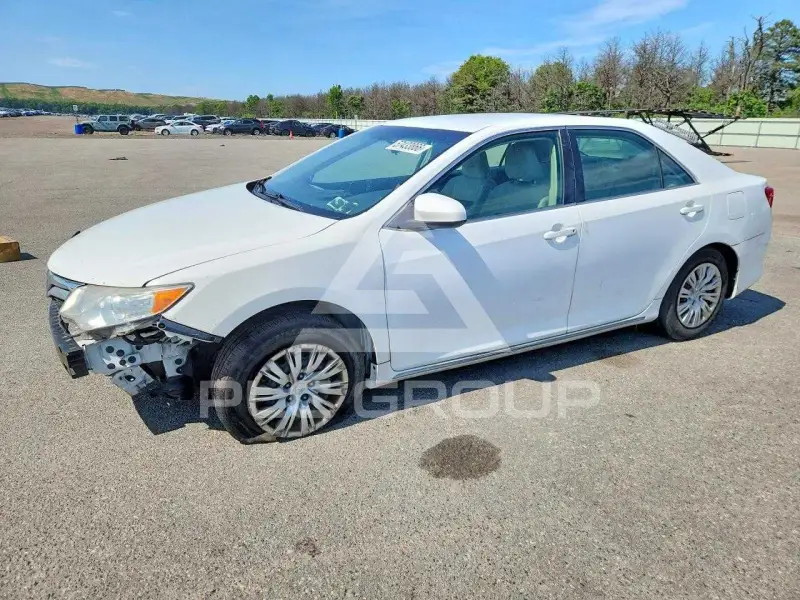 2013 Toyota CAMRY фото