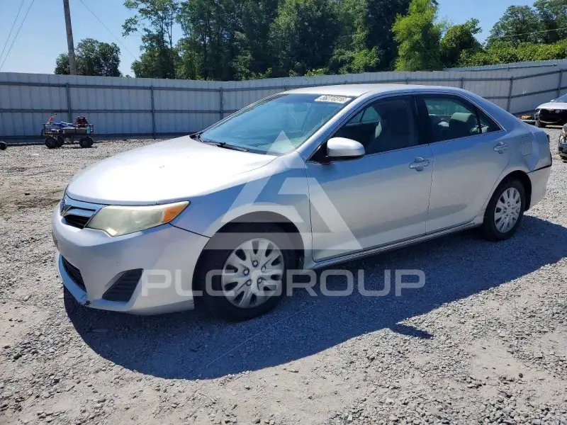2013 Toyota CAMRY фото