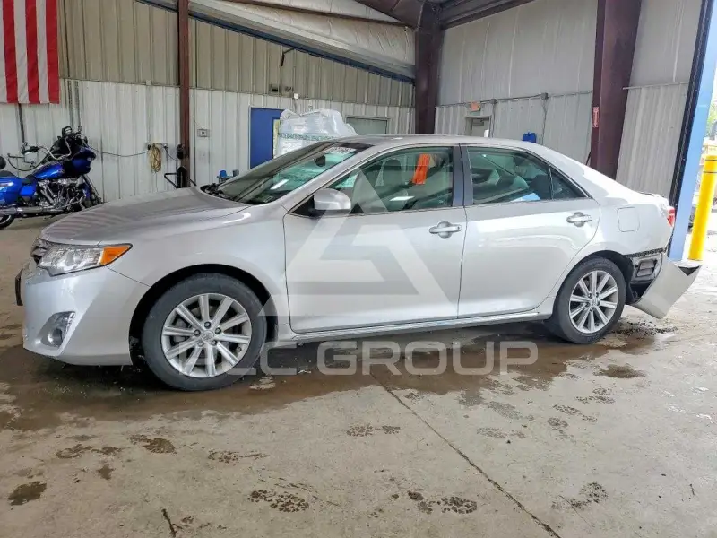 2013 Toyota CAMRY фото
