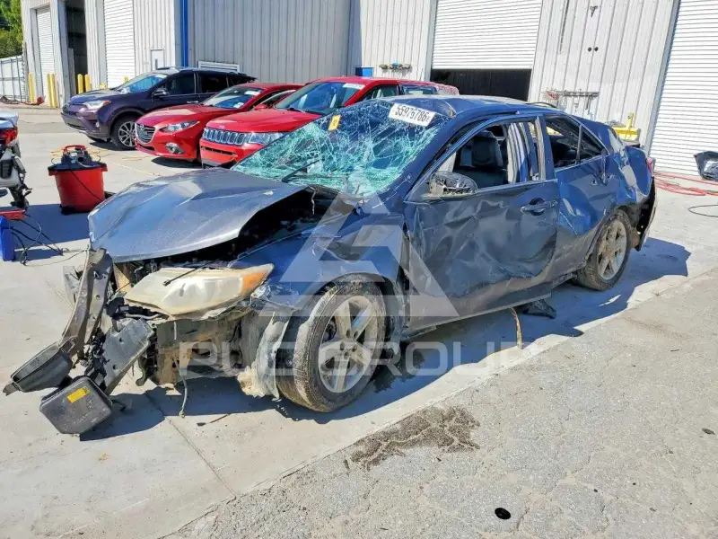 2013 Toyota CAMRY photo