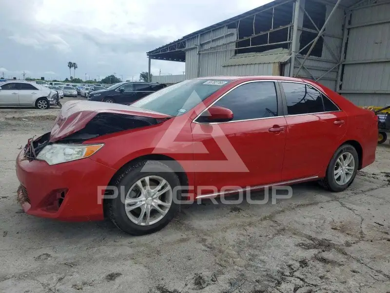 2013 Toyota CAMRY фото
