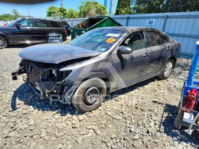 2013 Toyota CAMRY photo