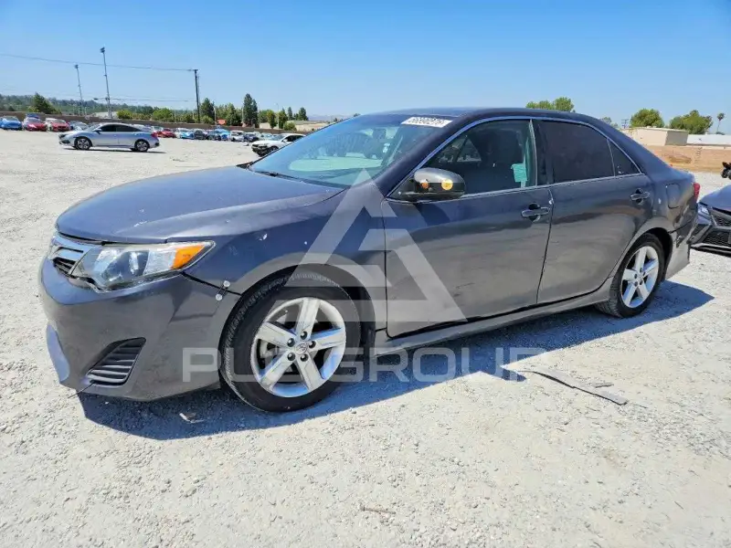 2013 Toyota CAMRY фото