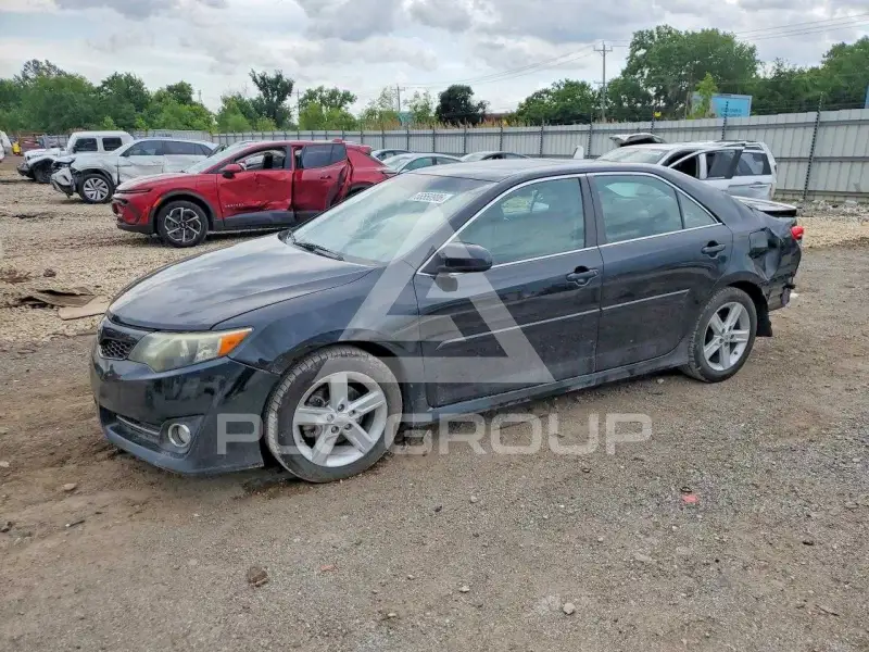2013 Toyota CAMRY photo