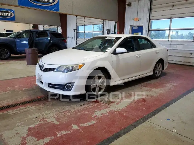 2013 Toyota CAMRY фото