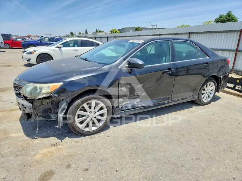 2013 Toyota CAMRY фото
