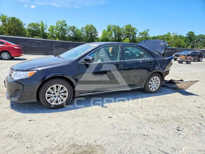 2013 Toyota CAMRY фото
