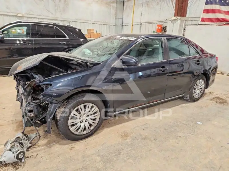 2013 Toyota CAMRY фото