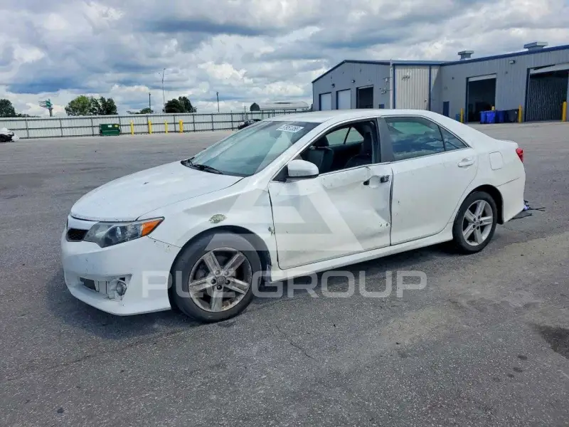 2013 Toyota CAMRY photo
