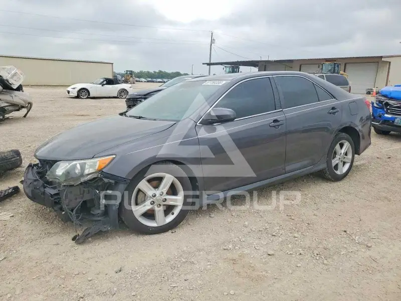 2013 Toyota CAMRY фото