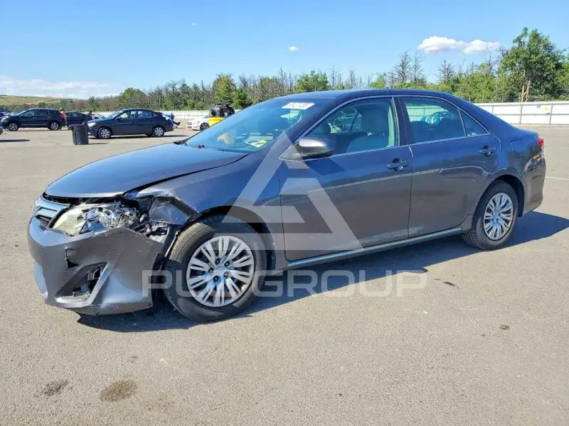 2013 Toyota CAMRY фото