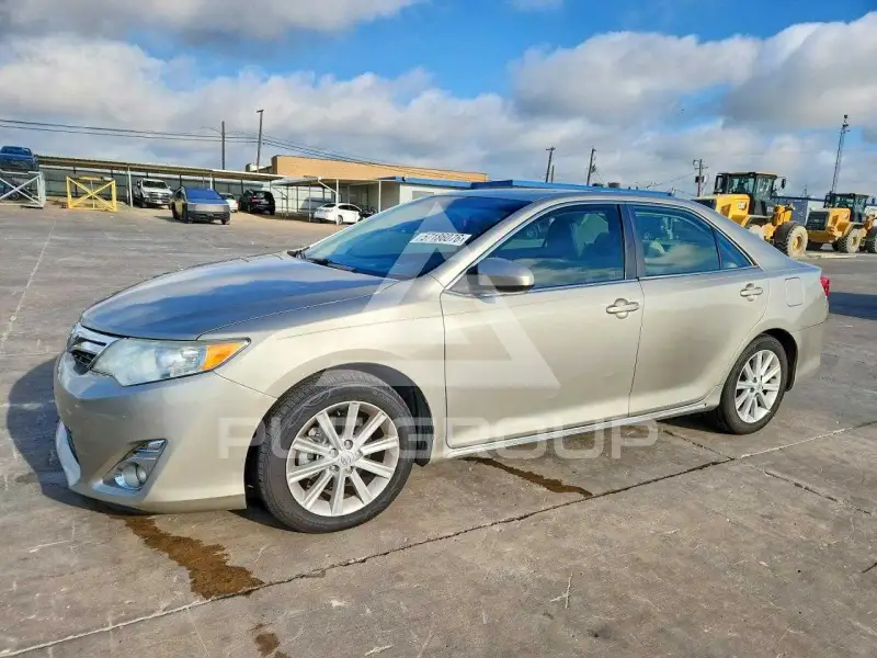 2013 Toyota CAMRY photo