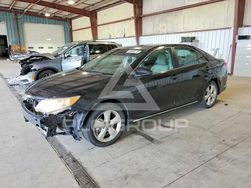 2013 Toyota CAMRY фото