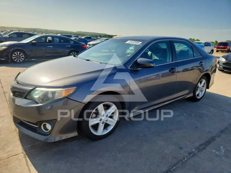 2013 Toyota CAMRY фото