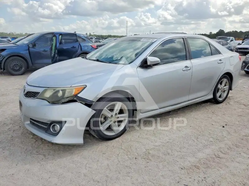 2013 Toyota CAMRY photo