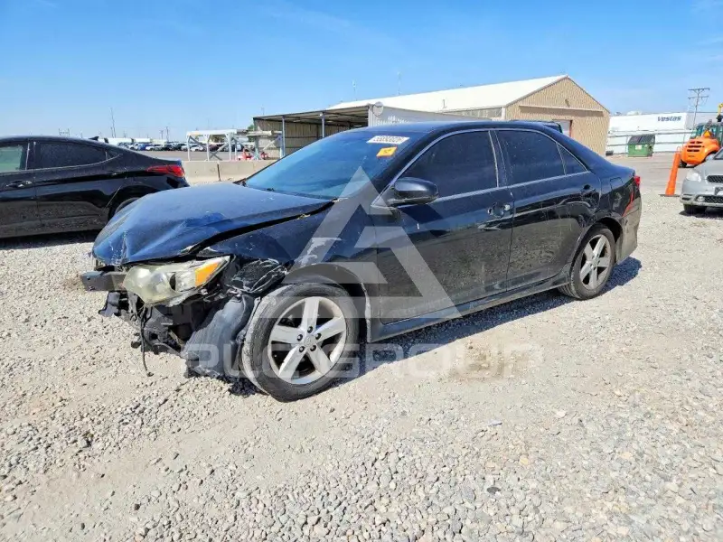 2013 Toyota CAMRY photo
