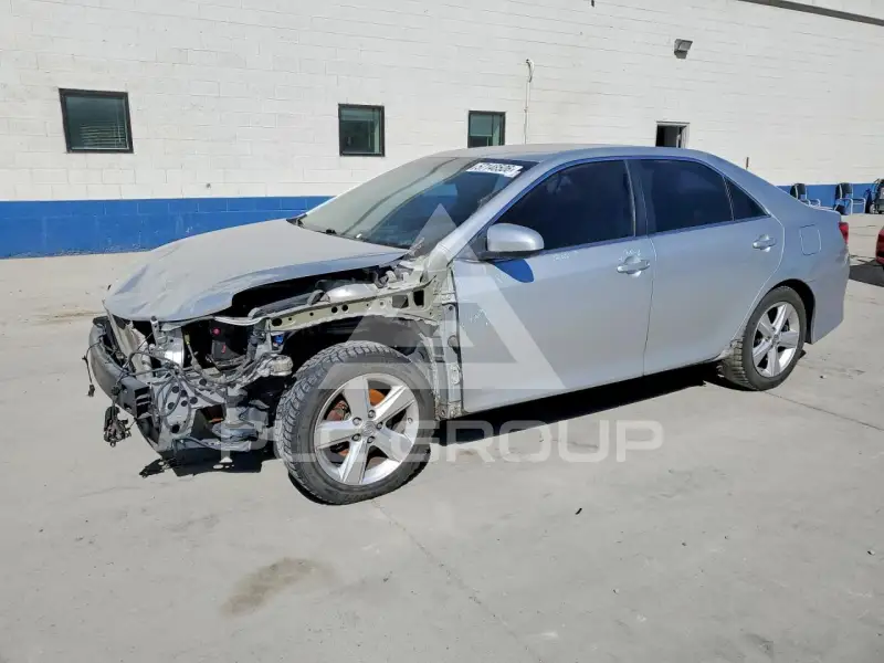 2013 Toyota CAMRY photo