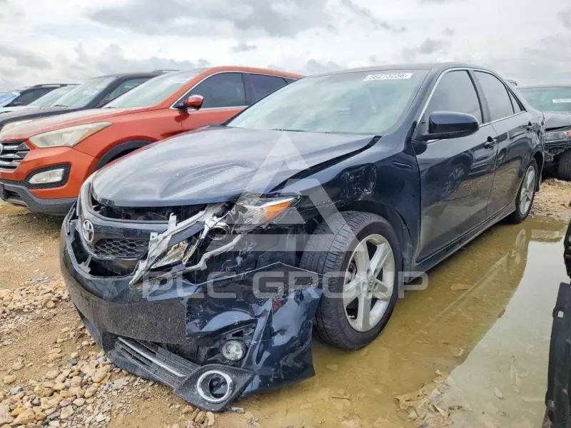 2013 Toyota CAMRY photo