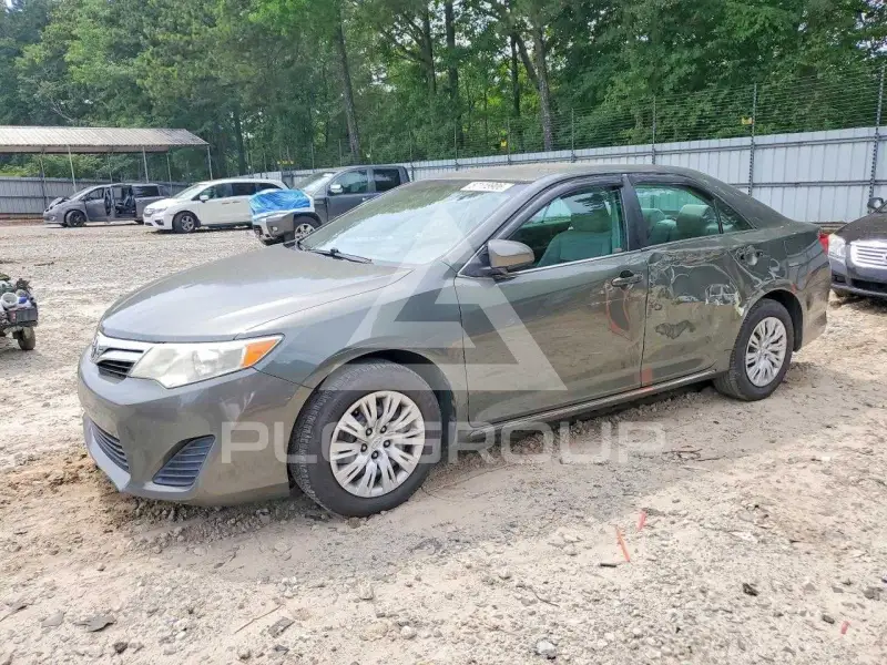 2013 Toyota CAMRY фото