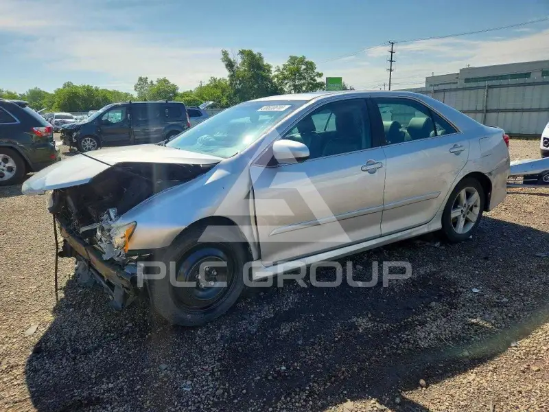 2013 Toyota CAMRY фото