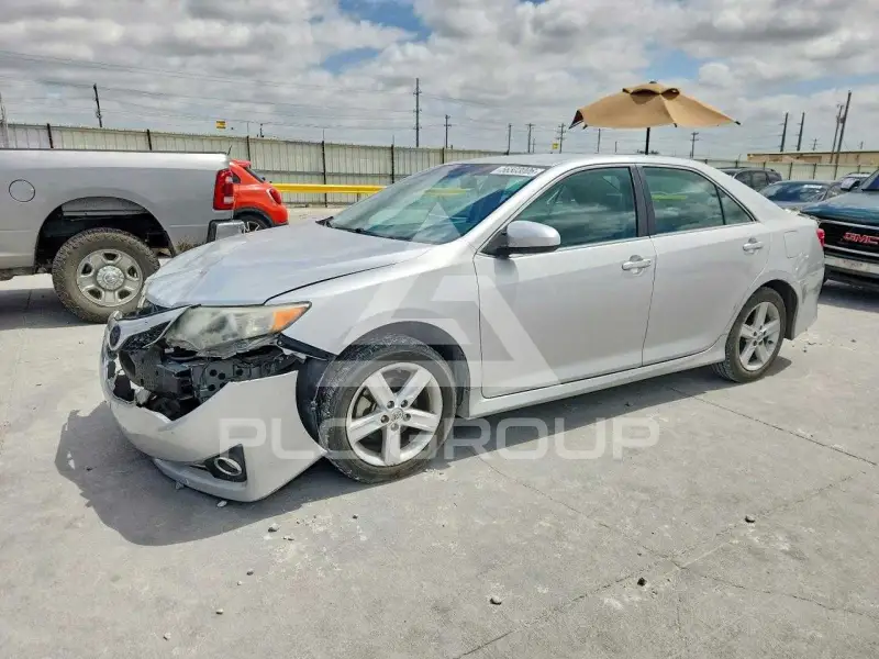 2013 Toyota CAMRY photo