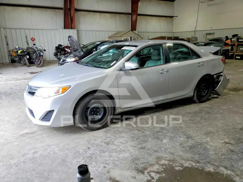 2013 Toyota CAMRY photo