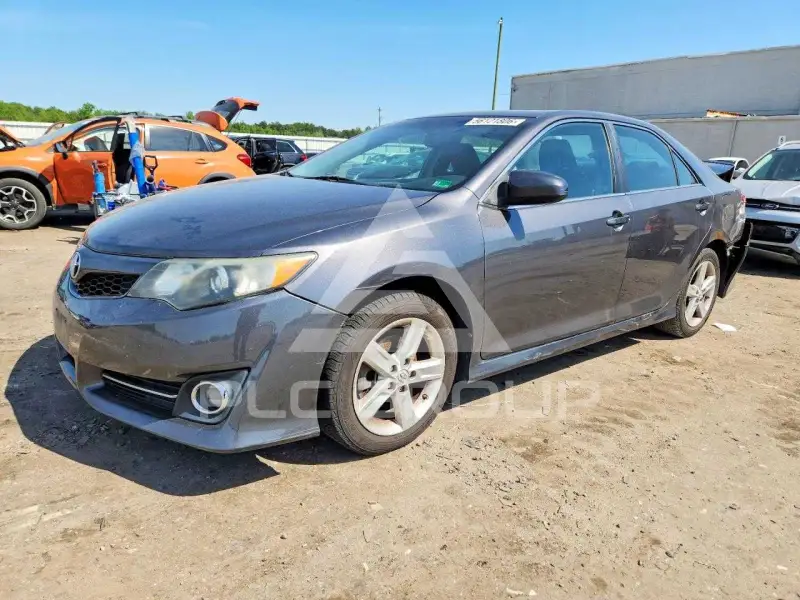 2013 Toyota CAMRY photo
