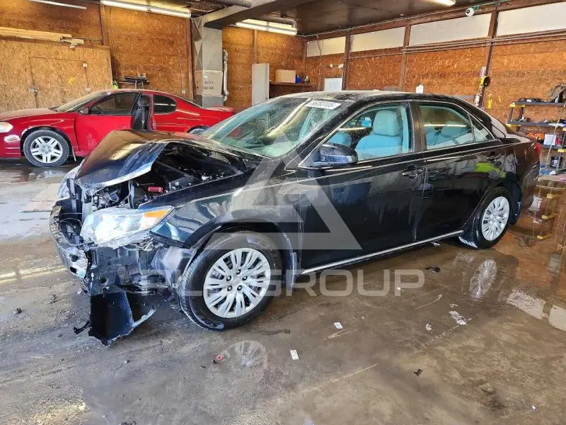 2013 Toyota CAMRY фото