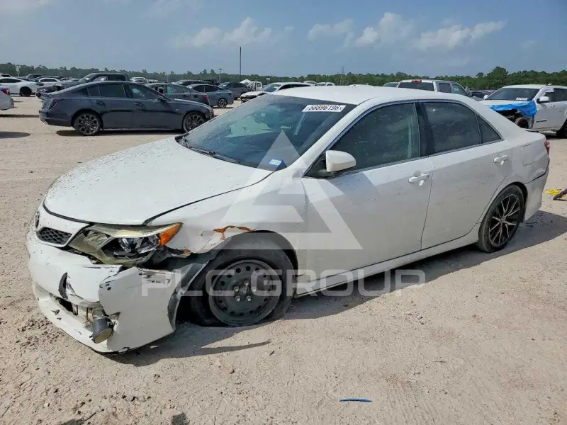 2013 Toyota CAMRY photo