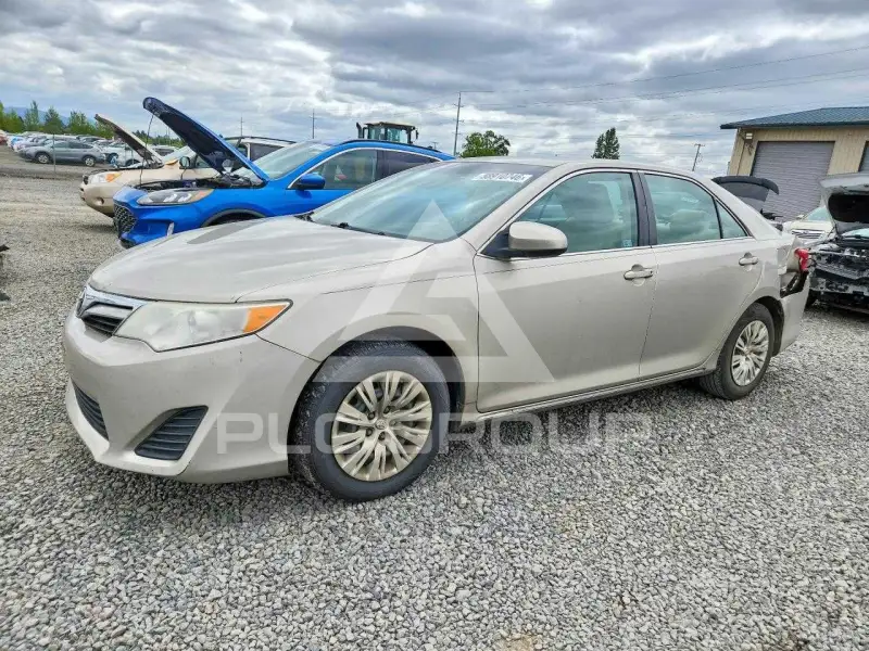 2013 Toyota CAMRY фото