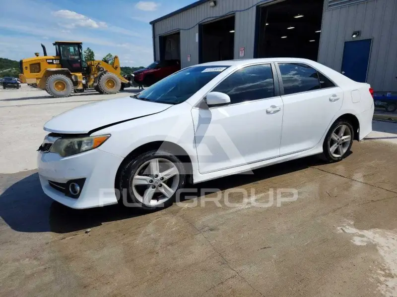 2013 Toyota CAMRY фото