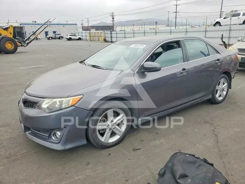 2013 Toyota CAMRY фото