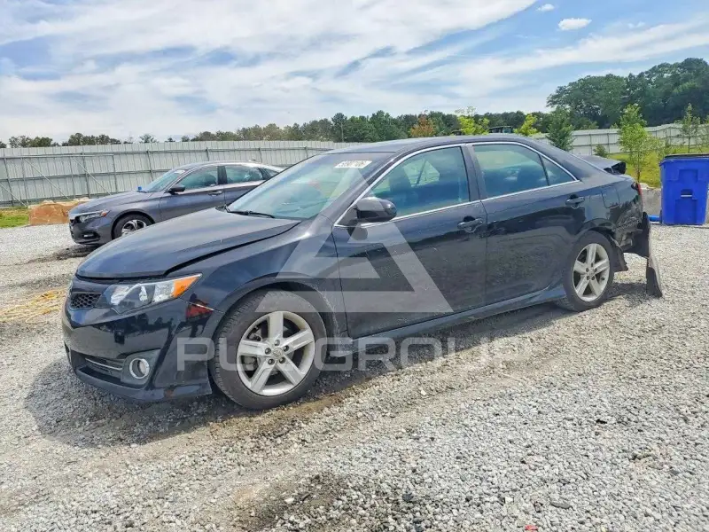 2013 Toyota CAMRY photo