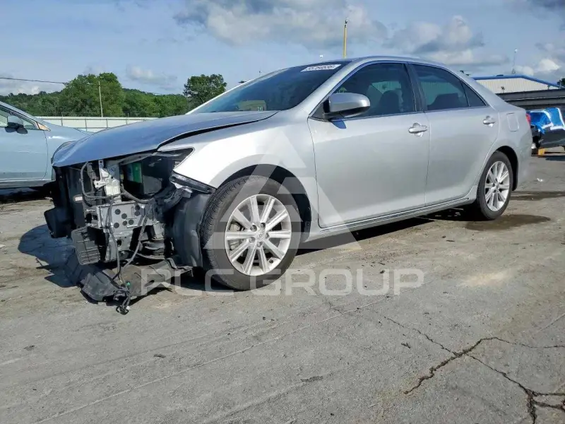 2013 Toyota CAMRY фото