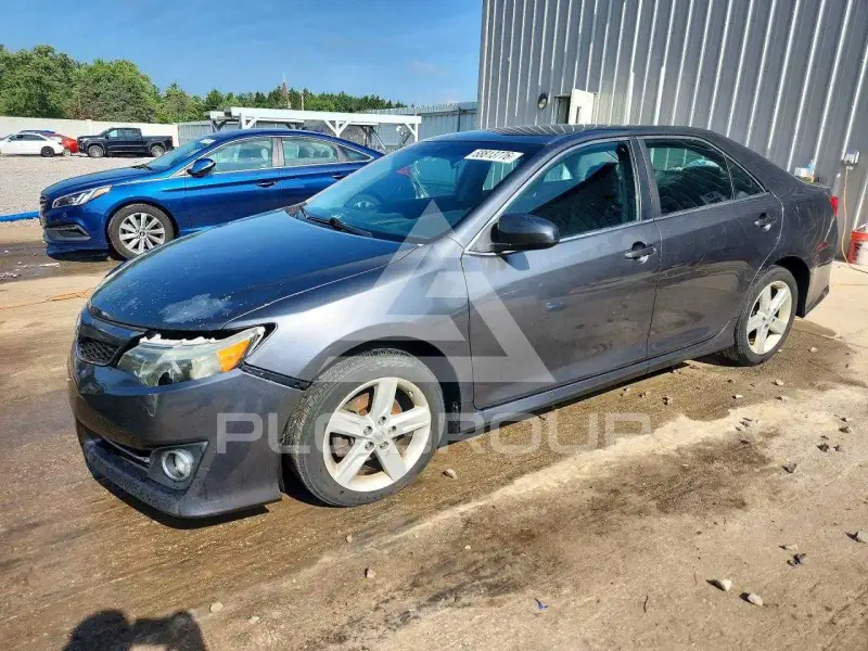 2013 Toyota CAMRY фото