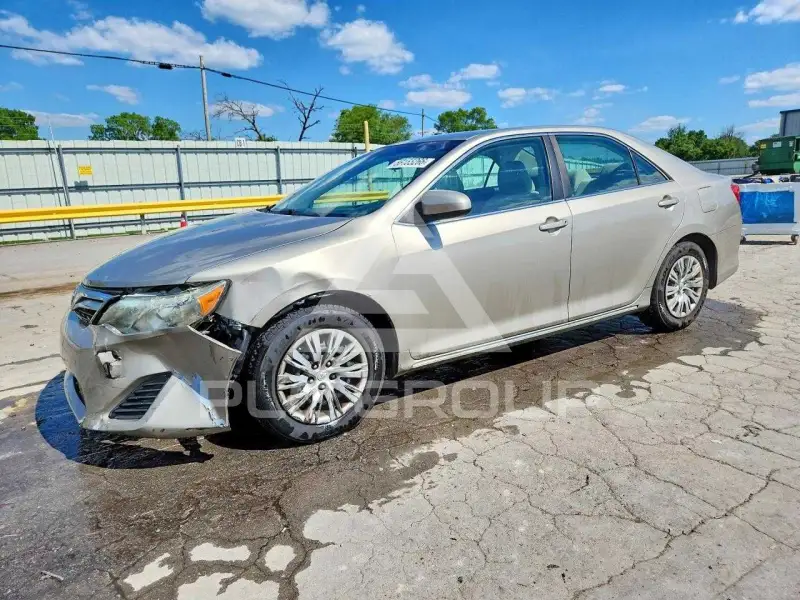 2013 Toyota CAMRY фото