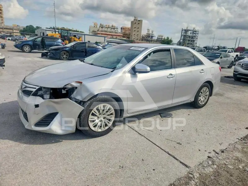 2013 Toyota CAMRY фото