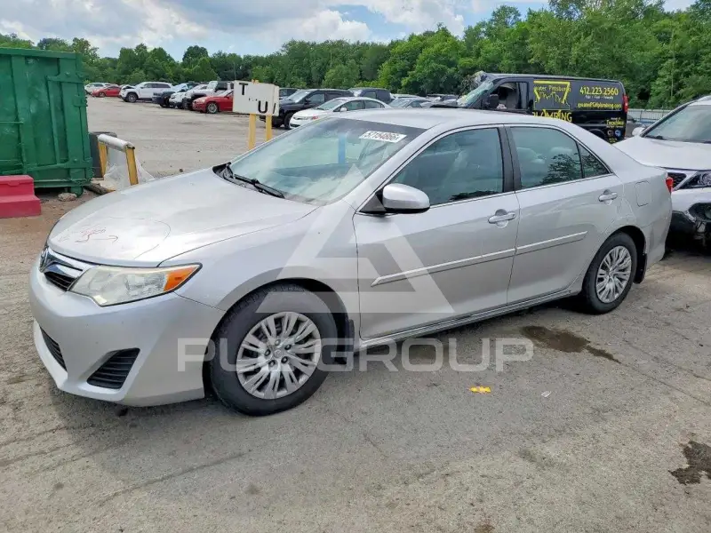 2013 Toyota CAMRY фото