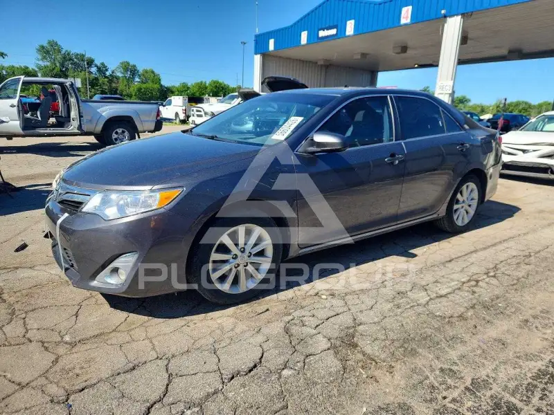 2013 Toyota CAMRY фото