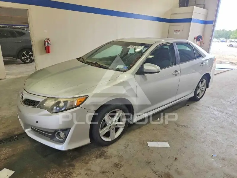 2013 Toyota CAMRY фото