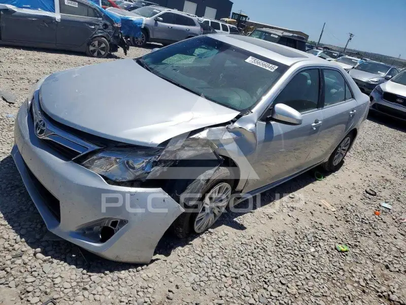 2013 Toyota CAMRY фото