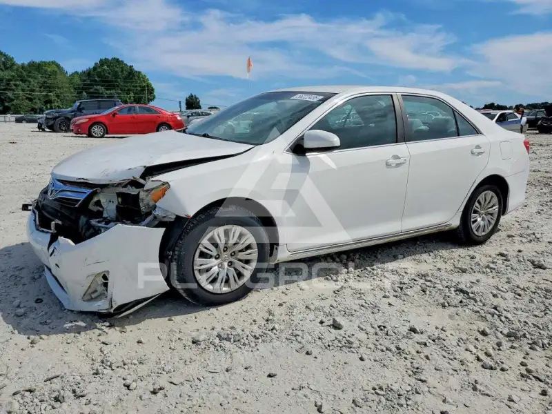 2013 Toyota CAMRY photo