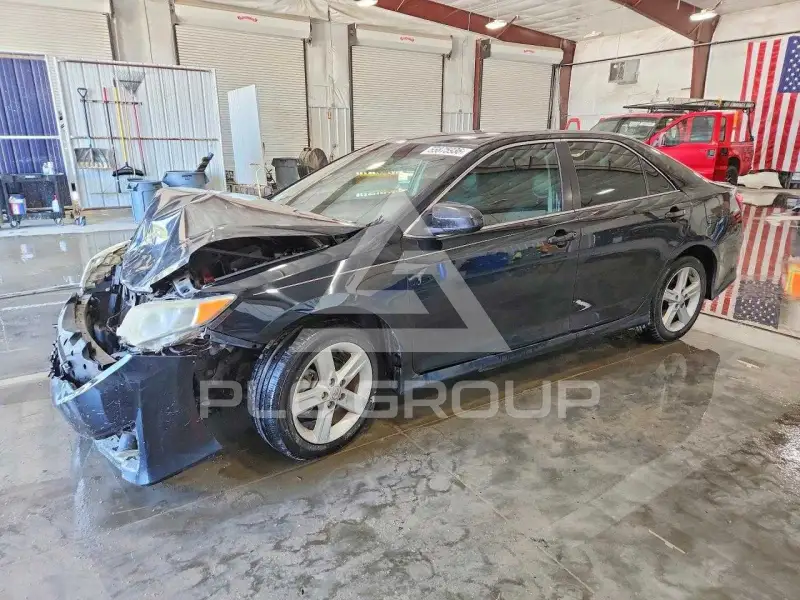 2013 Toyota CAMRY фото
